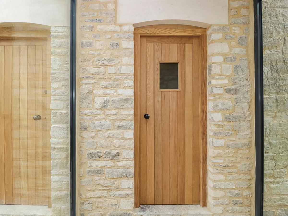 High Cogges Farm Holiday Cottages - The Cart Shed Witney Exterior photo