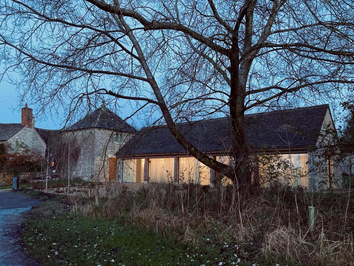 High Cogges Farm Holiday Cottages - The Cart Shed Witney Exterior photo