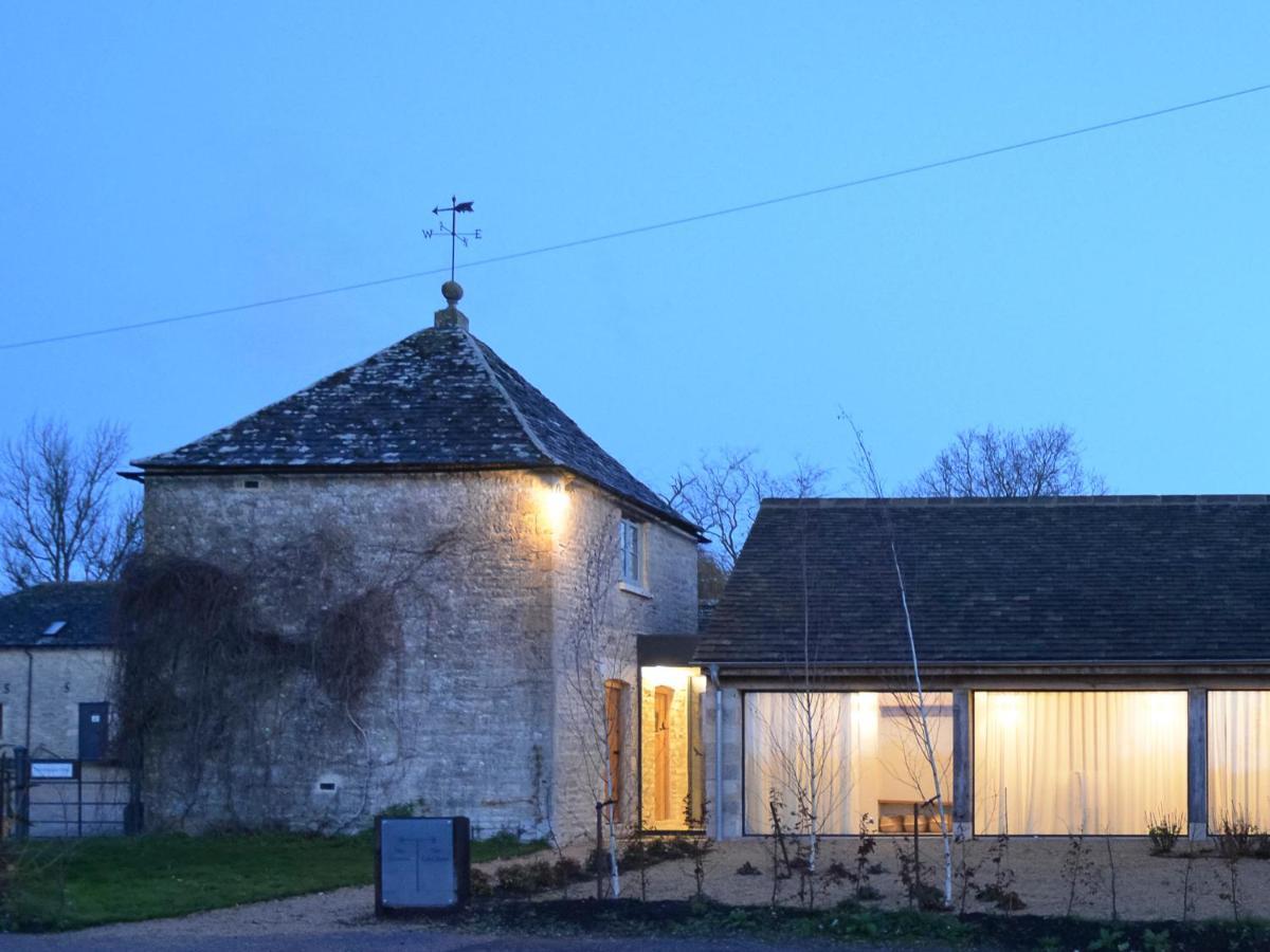 High Cogges Farm Holiday Cottages - The Cart Shed Witney Exterior photo